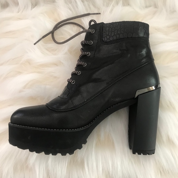 Stuart Weitzman Shoes - Stuart Weitzman Rugged Boot 8.5M